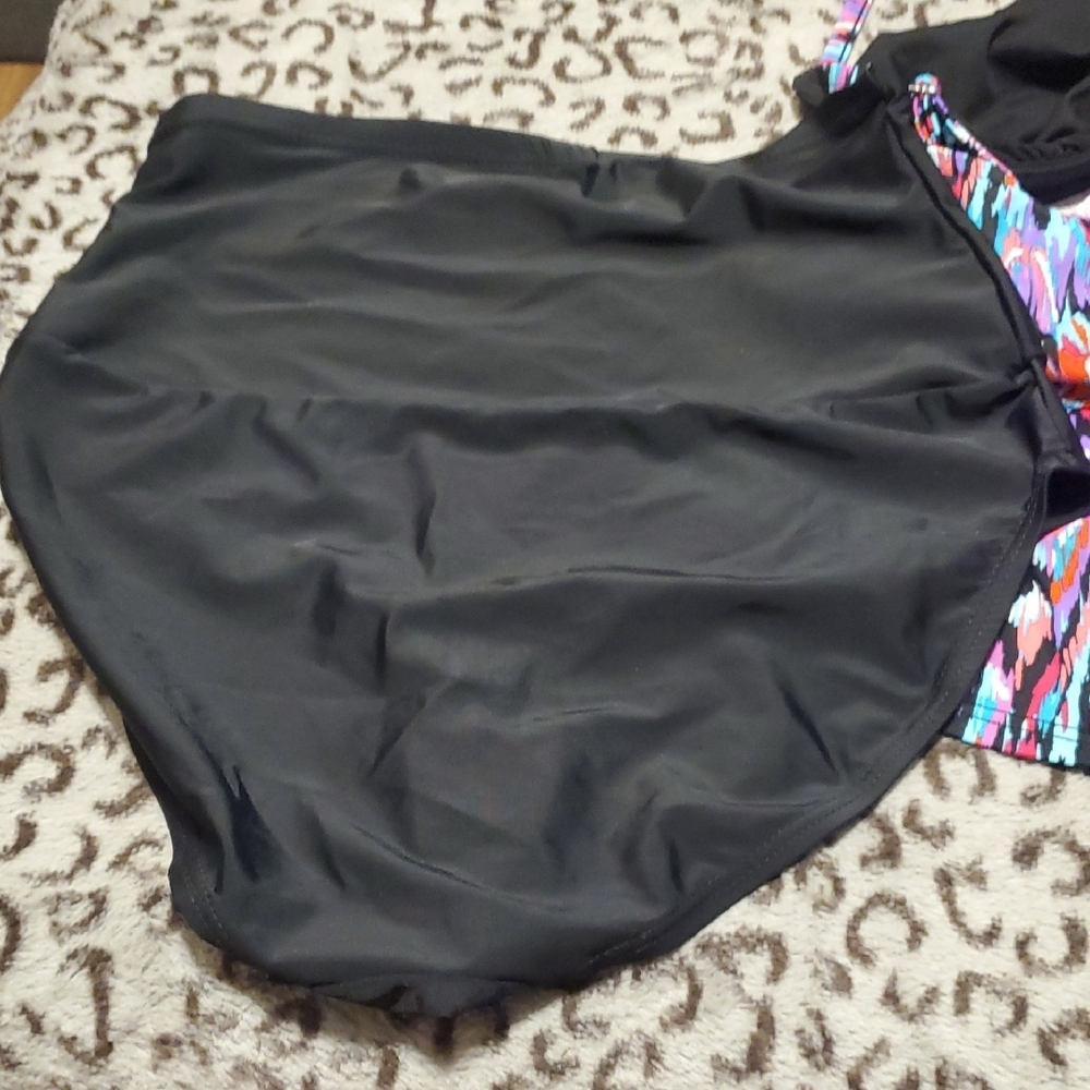 Multicolor Patterned Tankini Set - Picture 10 of 10